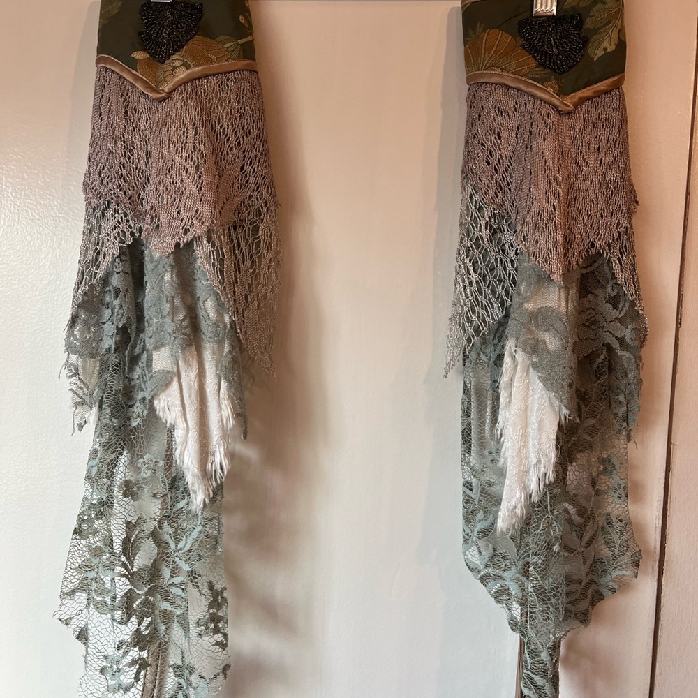 Chic Green and Gold Floating Sleeves